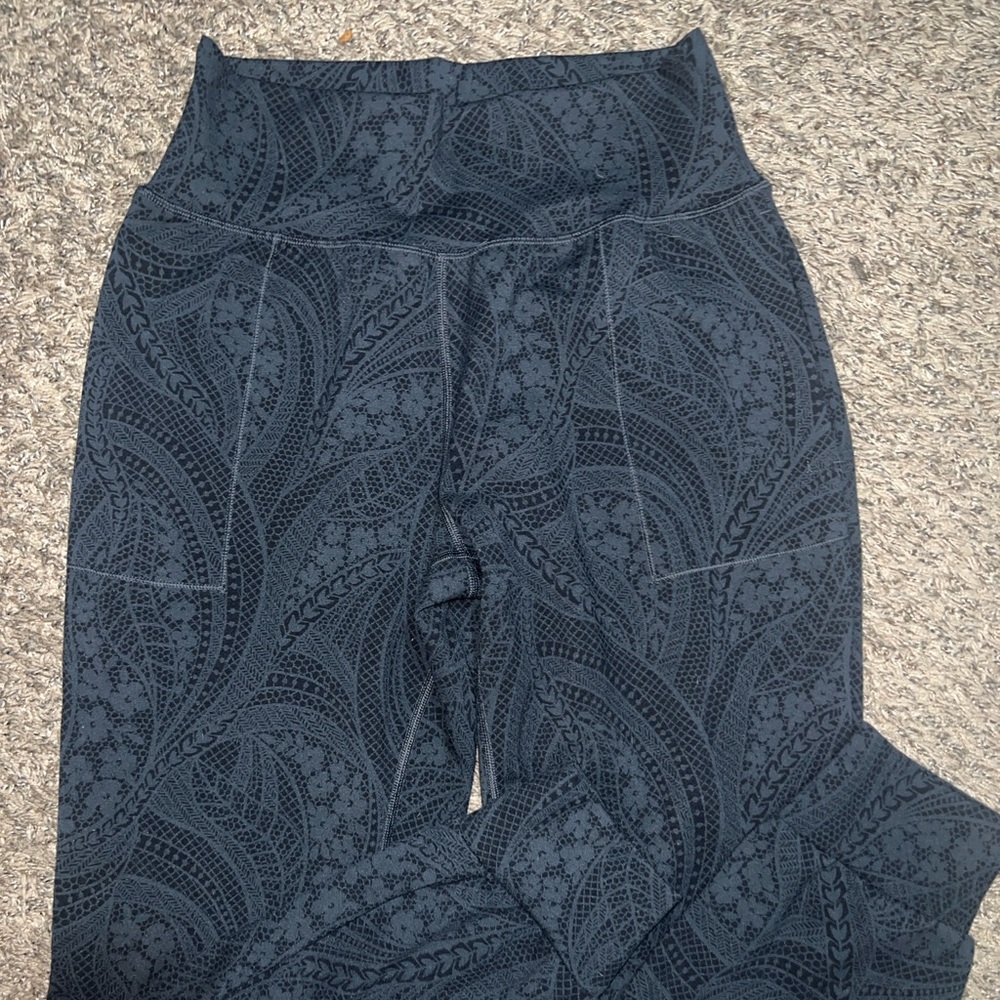Athleta salutation joggers